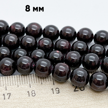 Гранат альмандин бусины, размер около 7,9-8,1 мм, цена за 12 шт (1/4 нити)