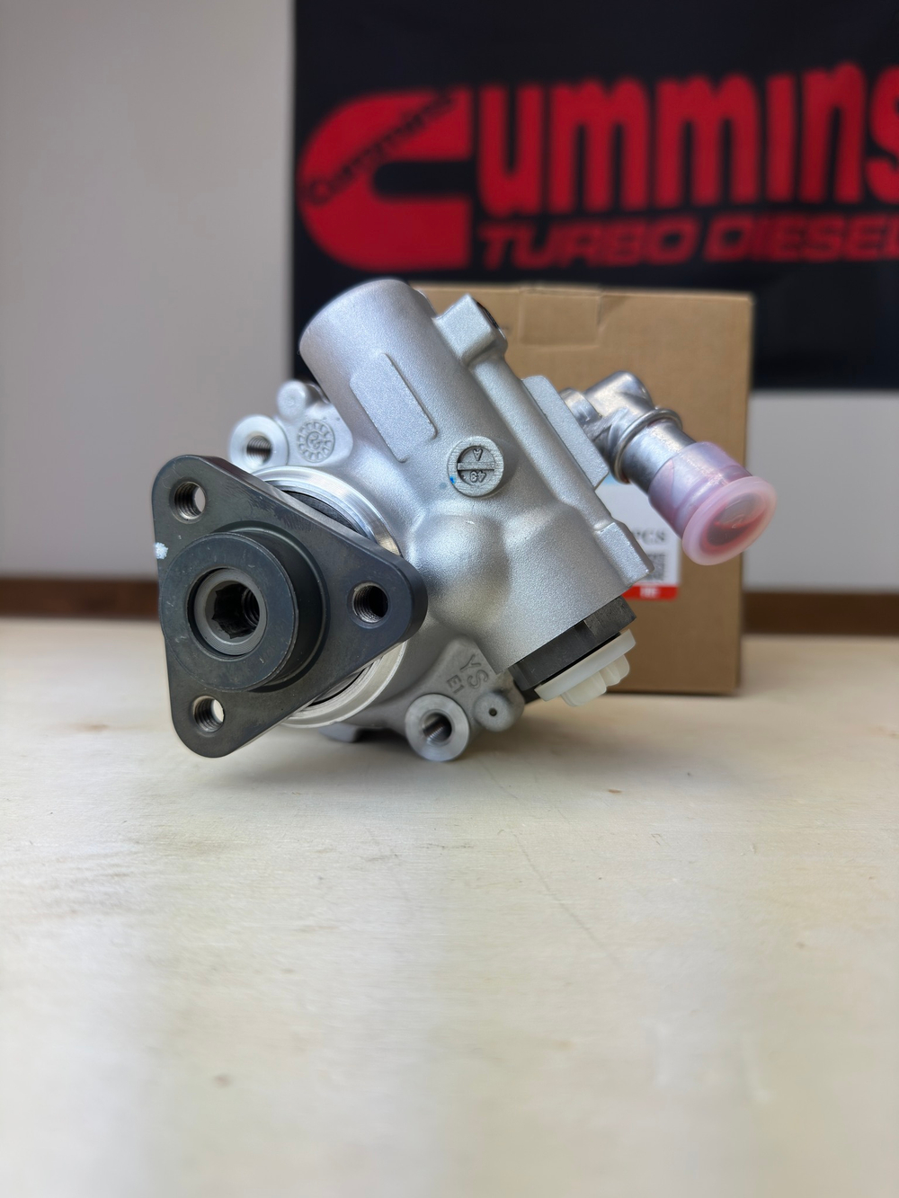 Насос гур бизнес Cummins 2.8