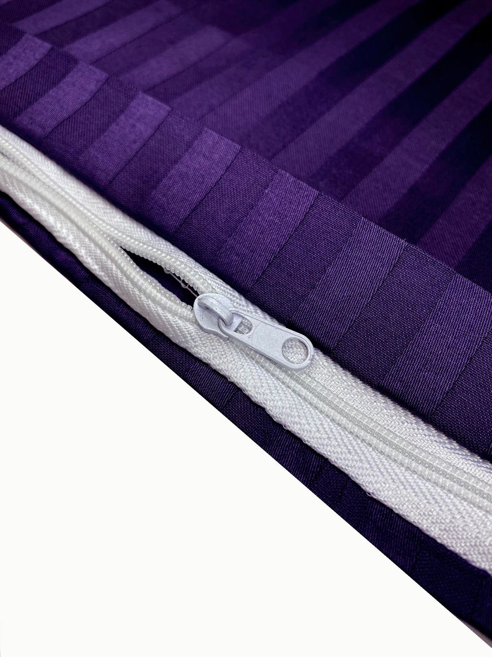 Постельное белье сатин-страйп Milky Garden "Черника" евро  Наволочка 50х70 см 2 шт Простынь  240x215 см Пододеяльник 200x215 см