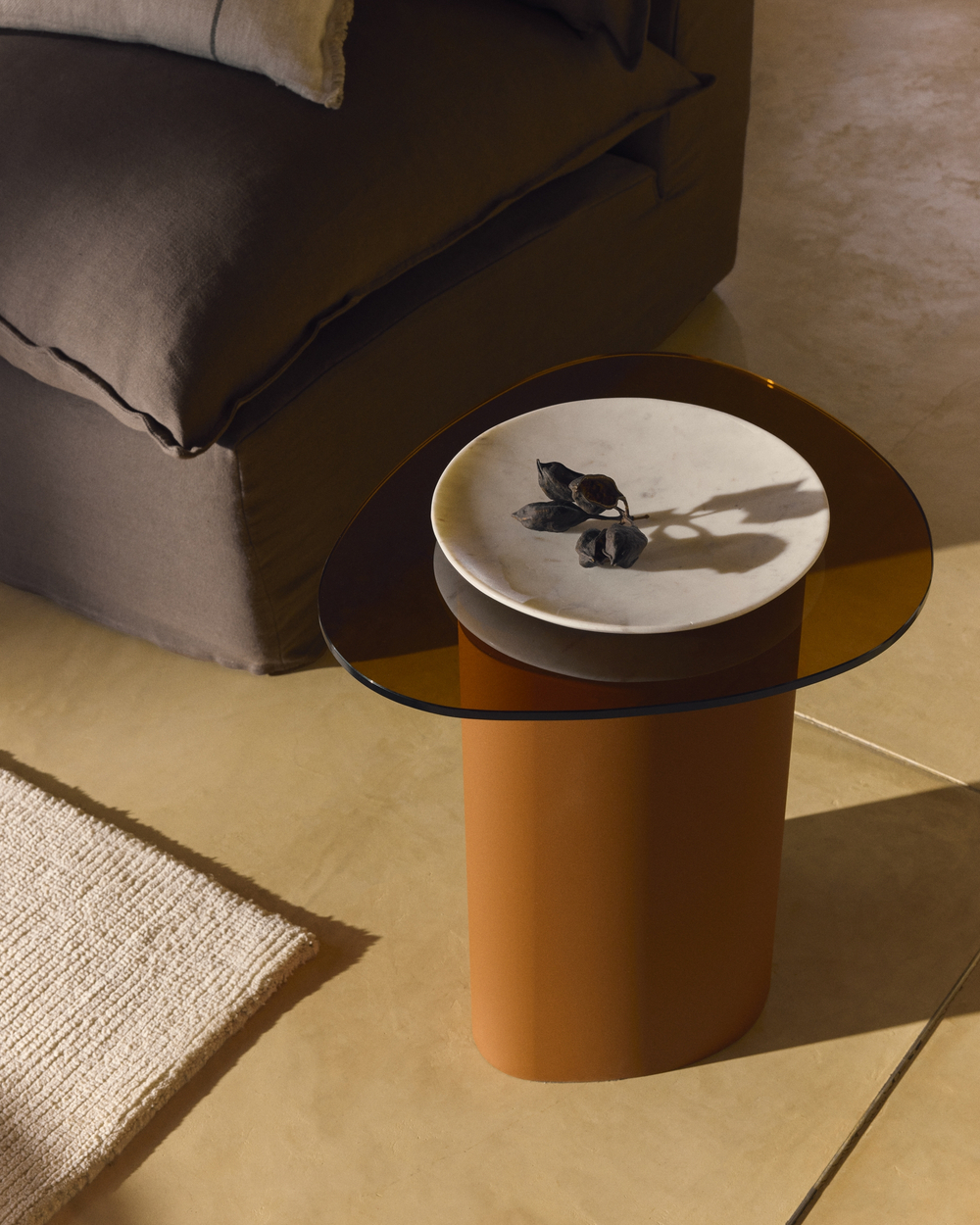 Приставной столик Olir из коричневой стали и закаленного стекла, 48 x 46,8 см