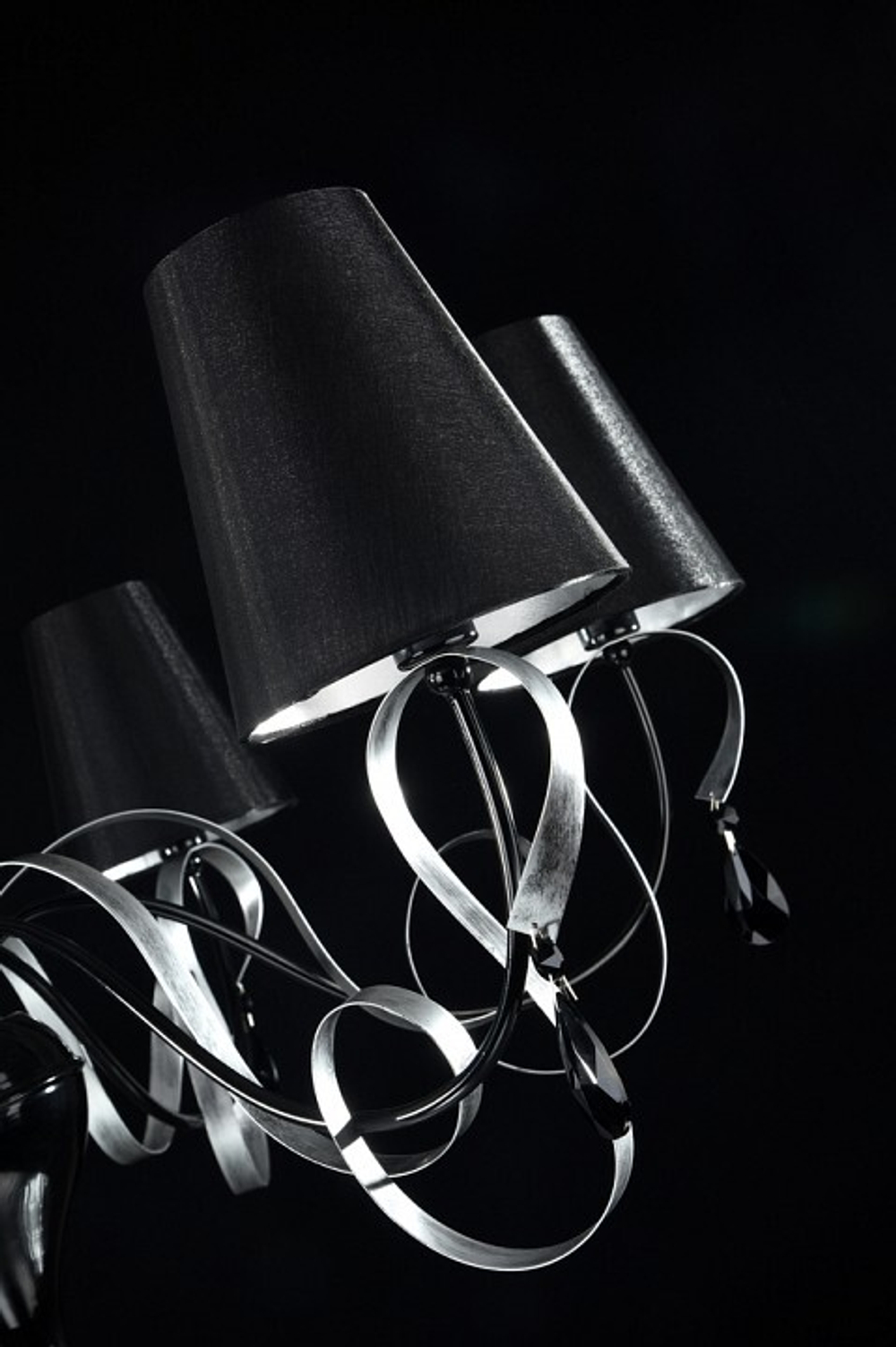 Подвесная люстра Maytoni ARM010-06-R