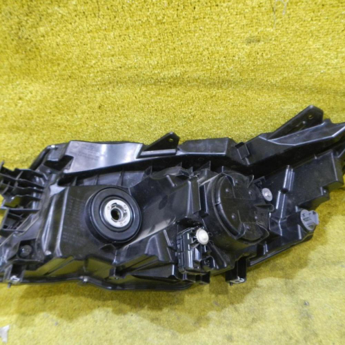 Фара правая Honda Pilot 3 (2015-2018) LED