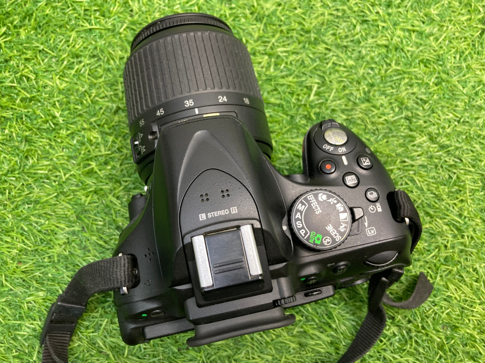 Nikon D5200 Kit 18-55mm 3.5-5.6G ED 12.100 кадров