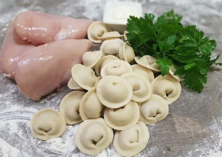 Пельмени куриные ,ручной лепки  ,1кг