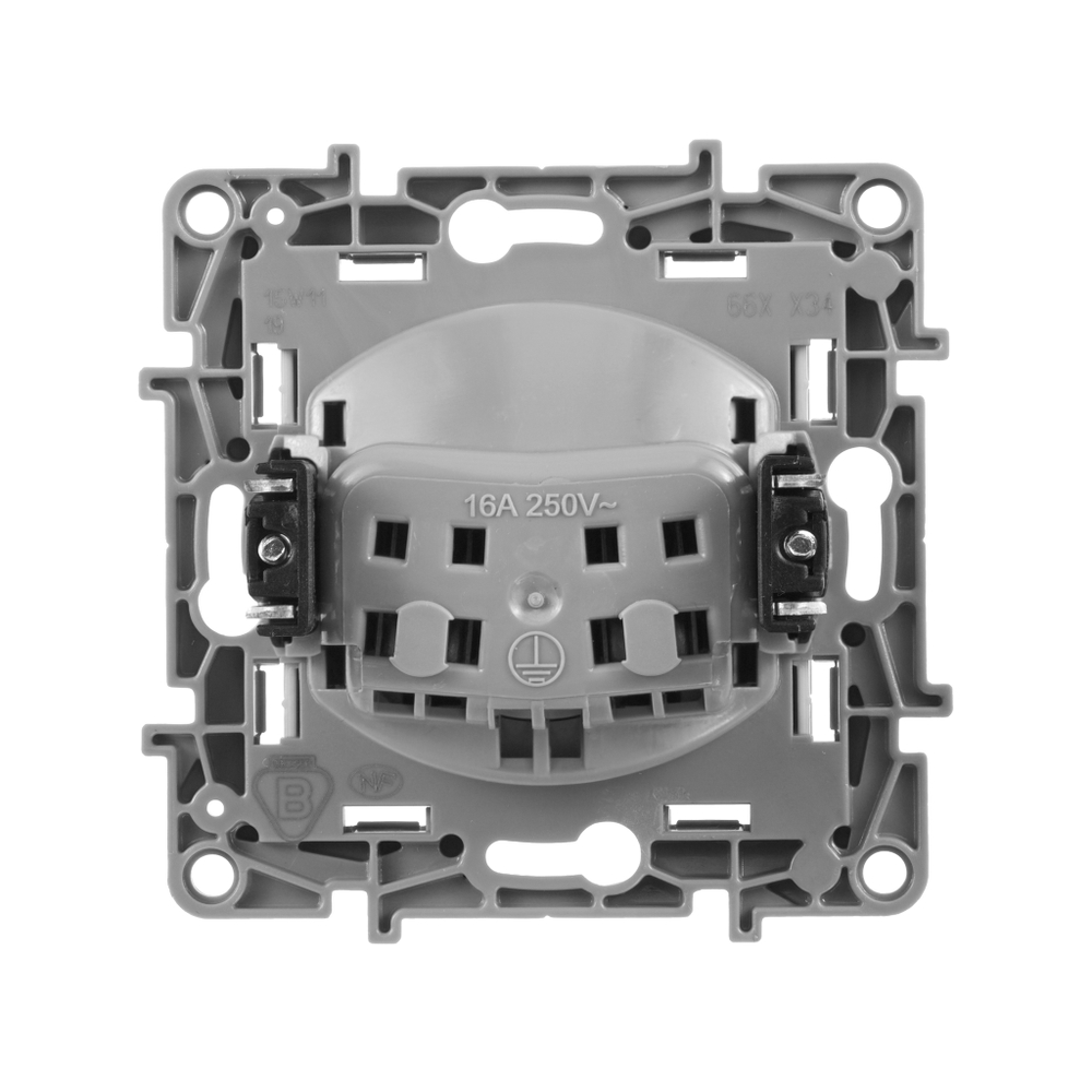 Розетка без заземления со шторками 16А 250В слоновая кость ETIKA Legrand