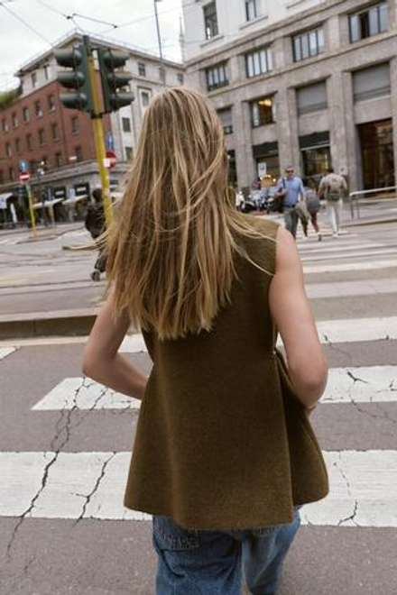ZARA ТРИКОТАЖНЫЙ ТОП АСИММЕТРИЧНОГО КРОЯ, МЯГКИЙ ЗЕЛЕНЫЙ