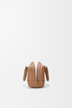 Loewe Сумка Amazona 23 из мягкой зернистой телячьей кожи, мокко