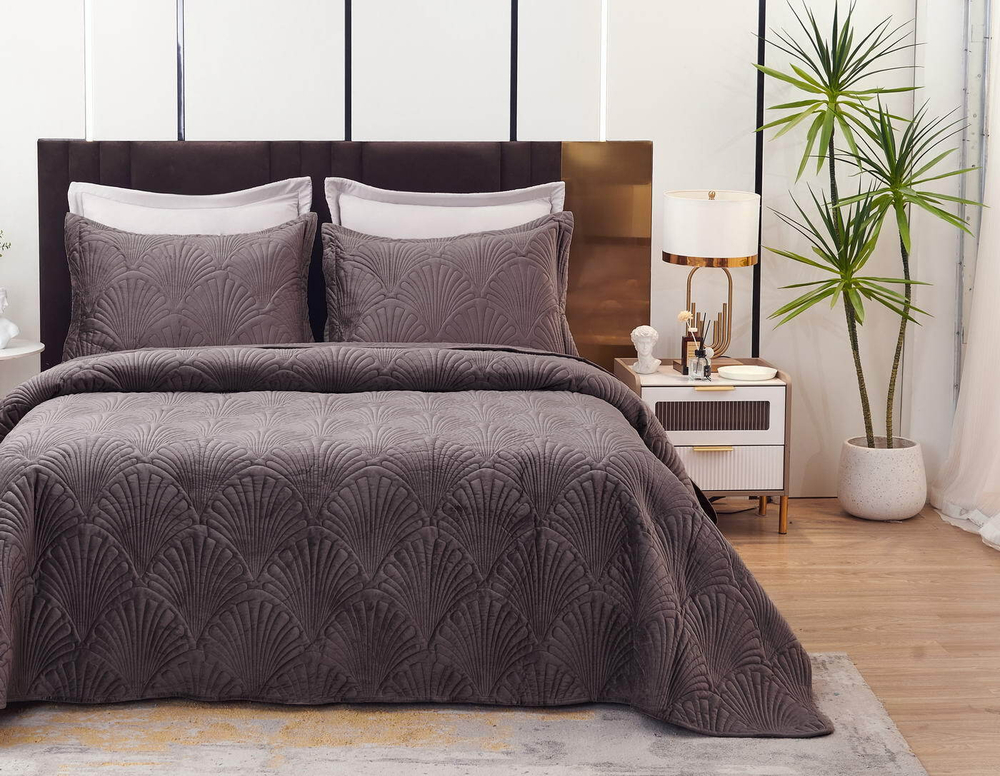 Покрывало 240x260 Sofi De MarkO Ариэль цвета мокко