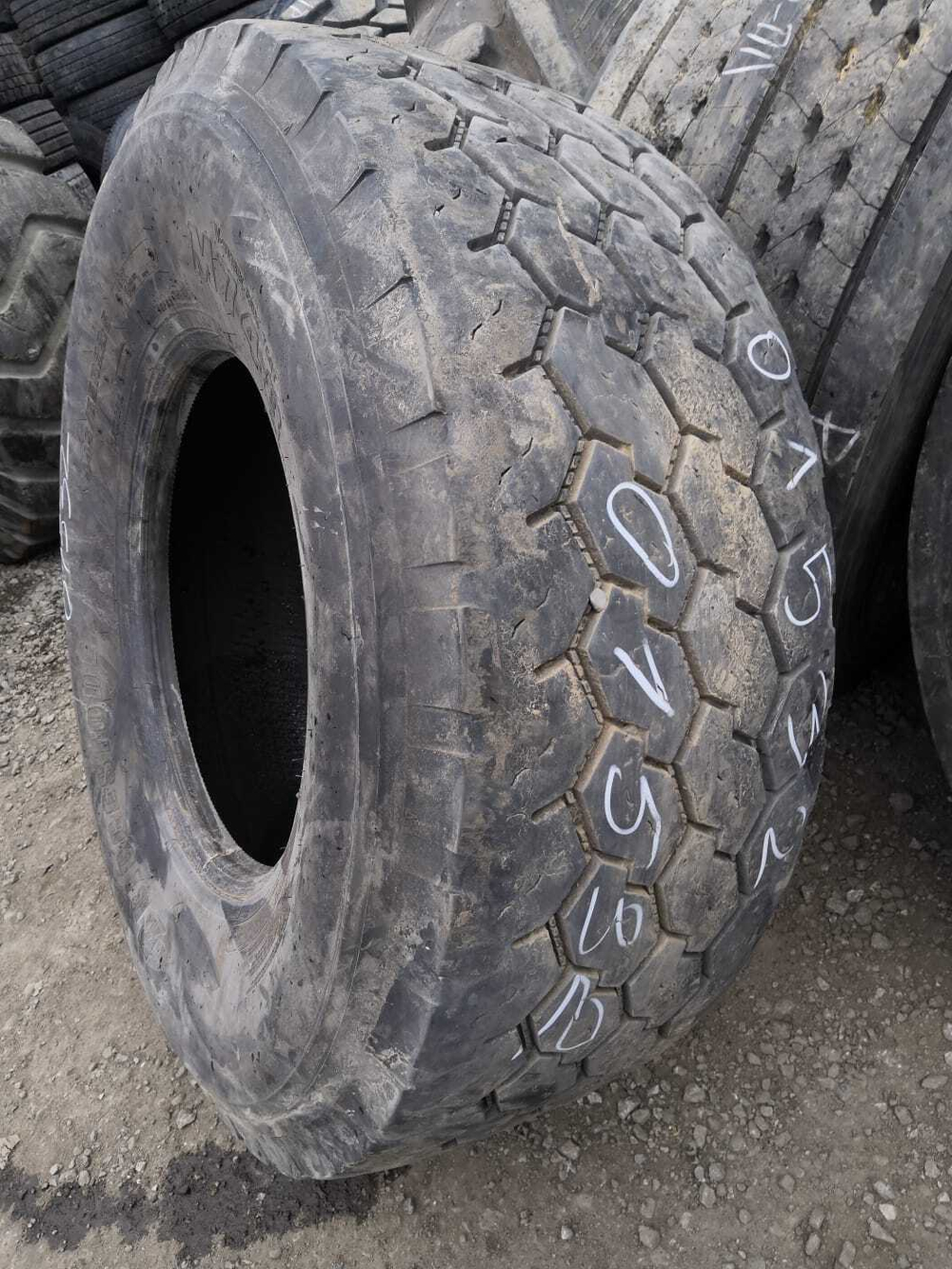 445/65RR22.5 Bridgestone M748 шина б/у