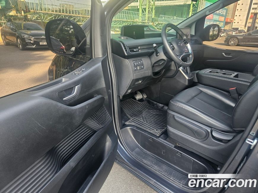Hyundai Staria 4WD Tourer 11-и местный (05.2022)