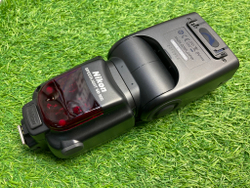 Nikon Speedlight SB-900