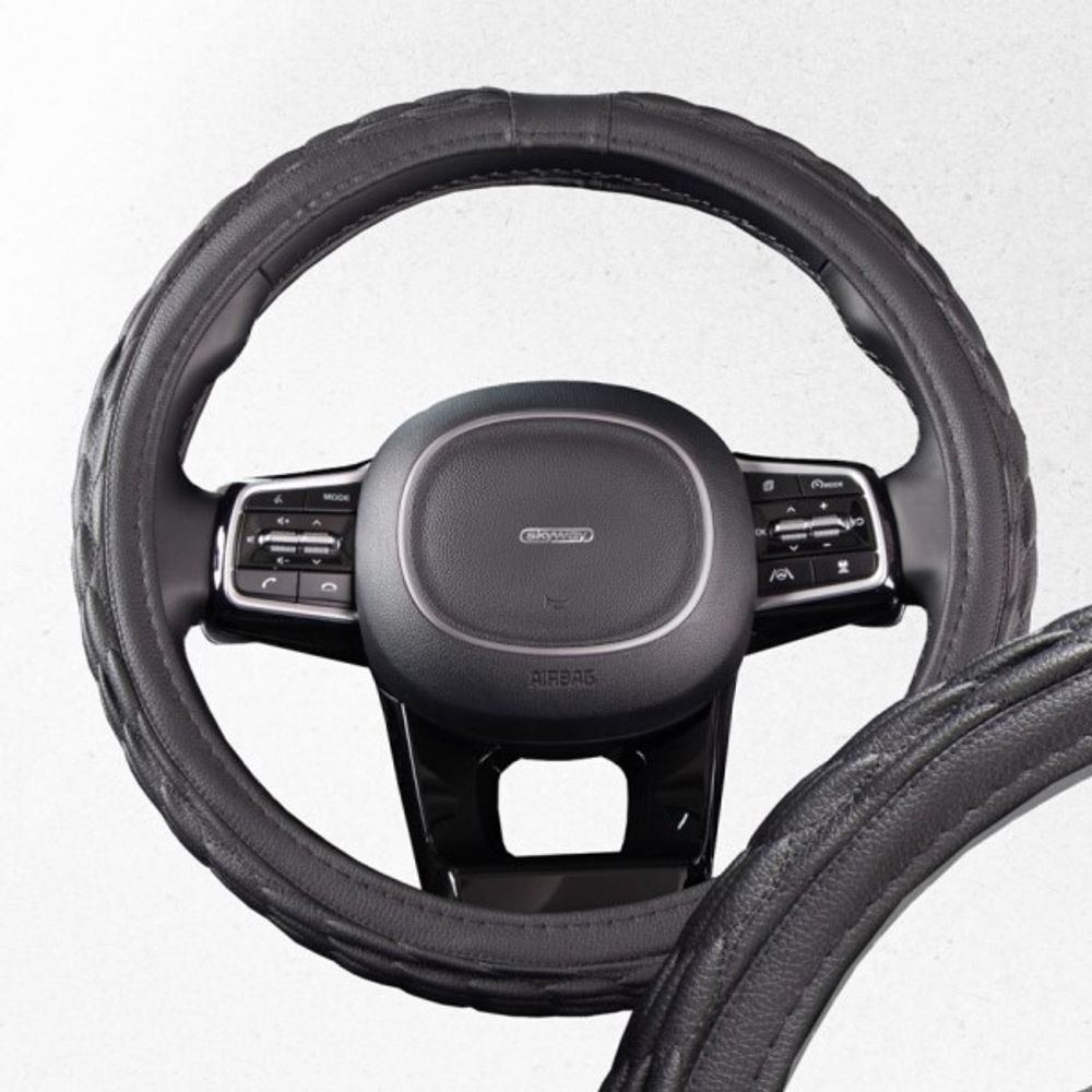 Оплетка руля M 37-38 см экокожа черная Modern-4 (SKYWAY)