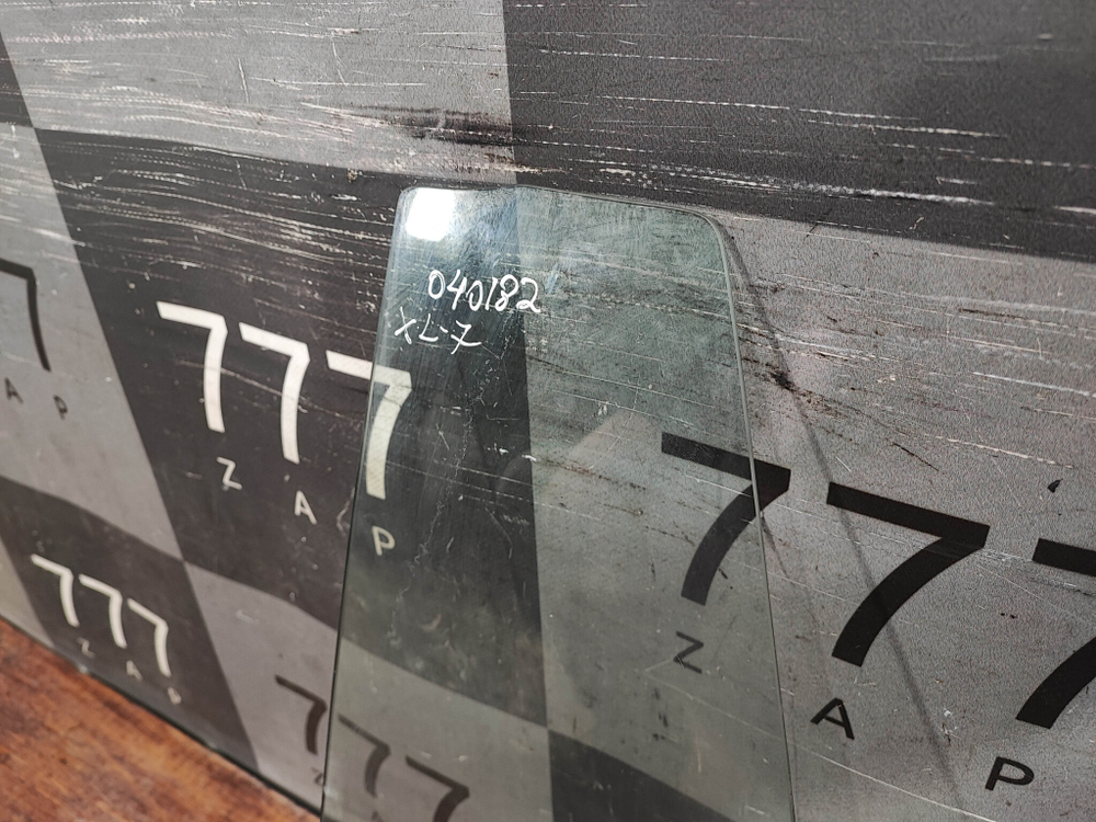 Стекло двери задней левой Suzuki Grand Vitara XL-7 98-05 Б/У Оригинал 8455652D00