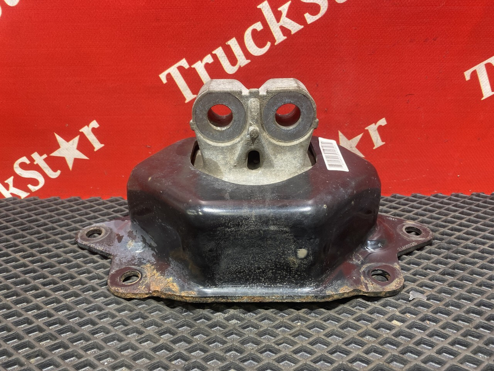 Подушка двигателя задняя