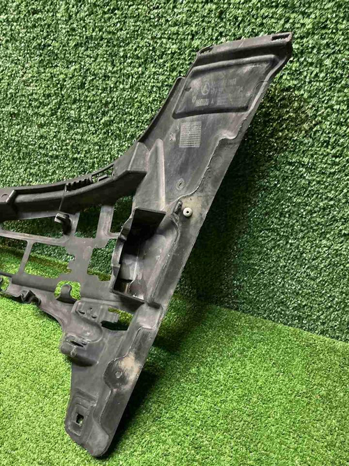 Кронштейн бампера правый Mercedes C W205 (14-18)