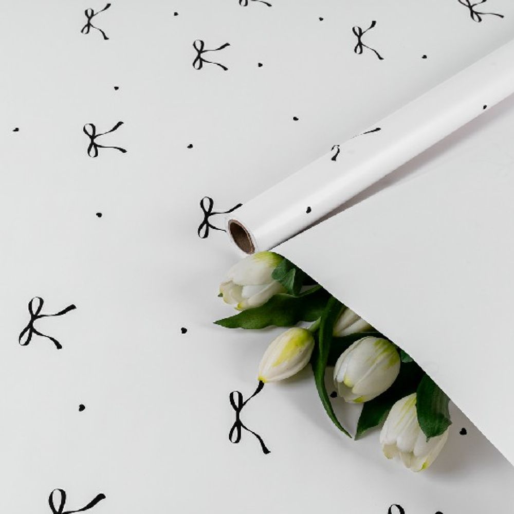 Пленка матовая "Лента любви" 57см*10м Белая с черными бантами