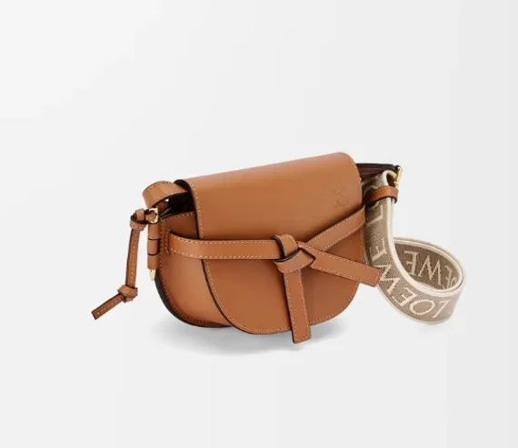 Кожаная женская сумка Loewe Gate коричневый