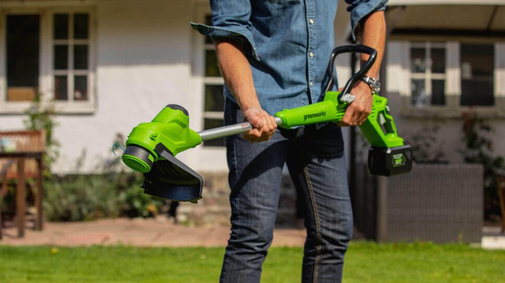 Аккумуляторный триммер Greenworks G24LT28K2, 24v, (2107107UB), 28 см, АКБ 4 А·ч и ЗУ