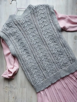 Жилет вязаный ажурный