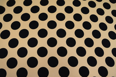 Вискоза бежевая в крупный черный горох