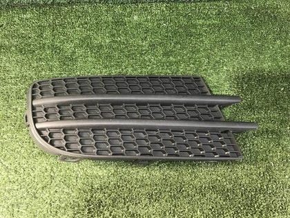 Решетка переднего бампера правая VW Tiguan 1 (2011-2018)