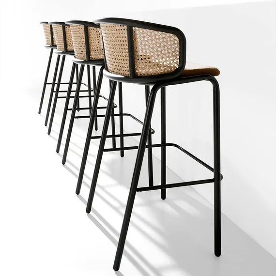 Барный стул Angel Cerda 4128 со спинкой из ротанга