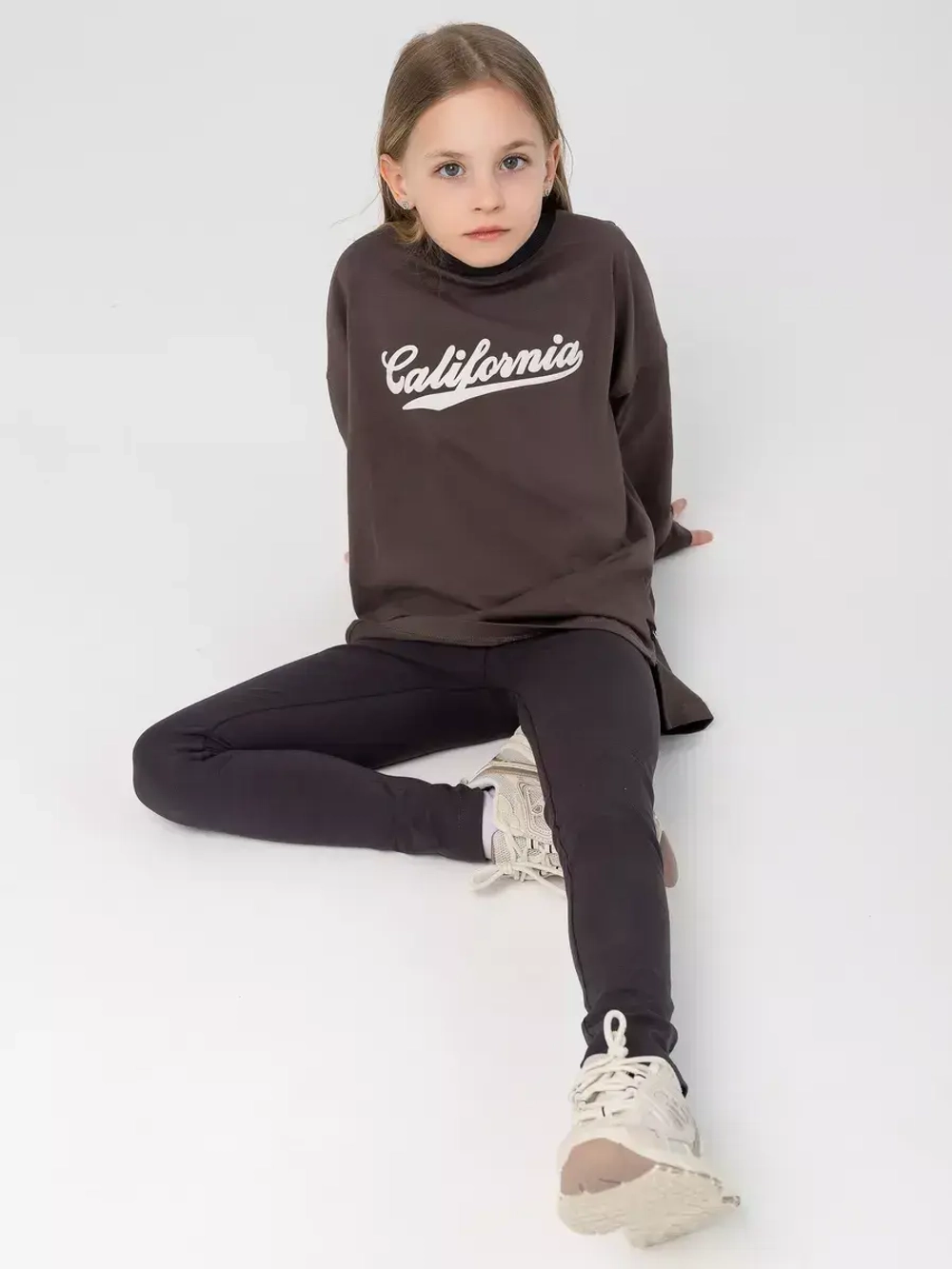 Спортивный костюм для девочки на весну с леггинсами