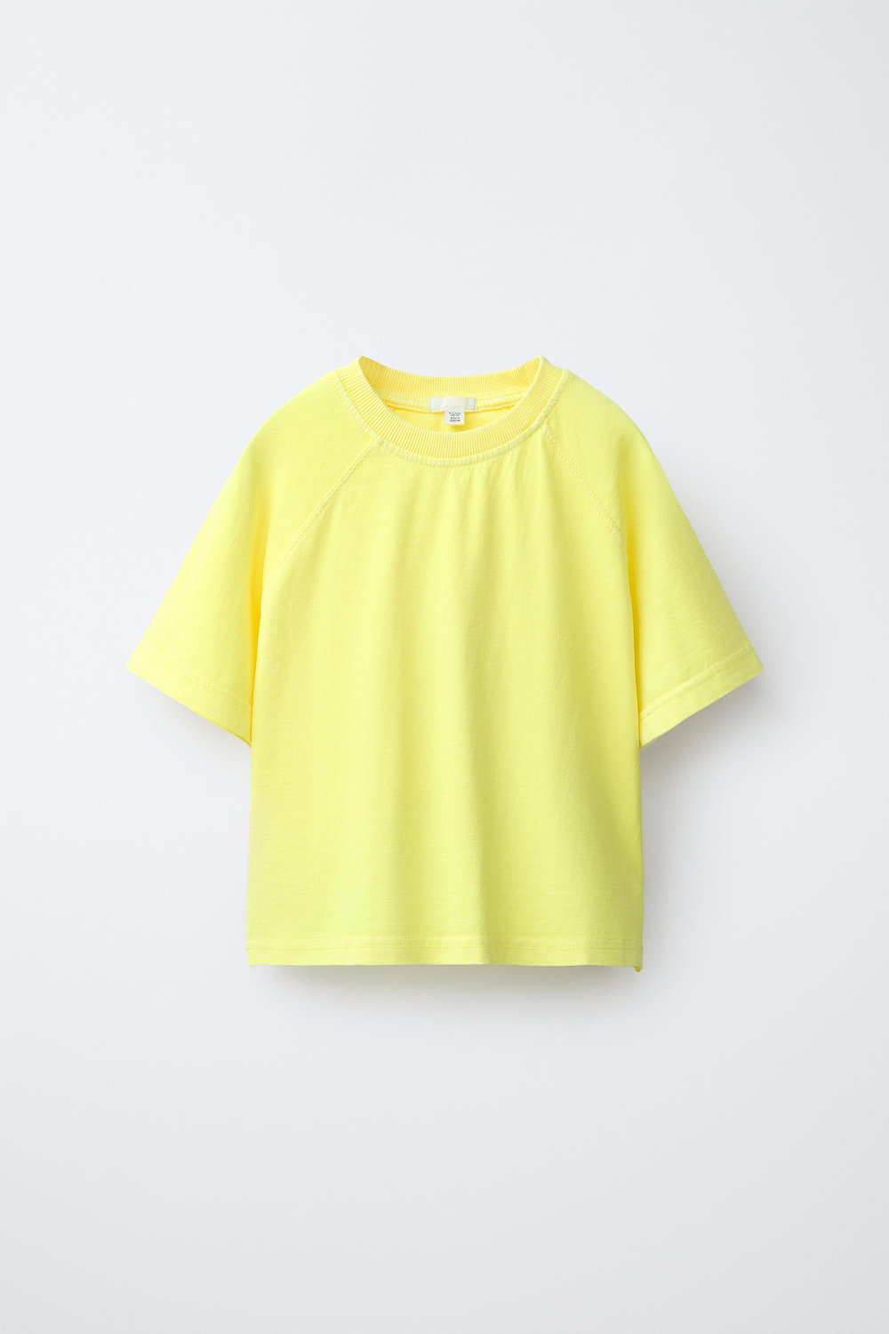 ZARA КОМПЛЕКТ ИЗ ФУТБОЛКИ И ШОРТОВ, ЖЕЛТЫЙ
