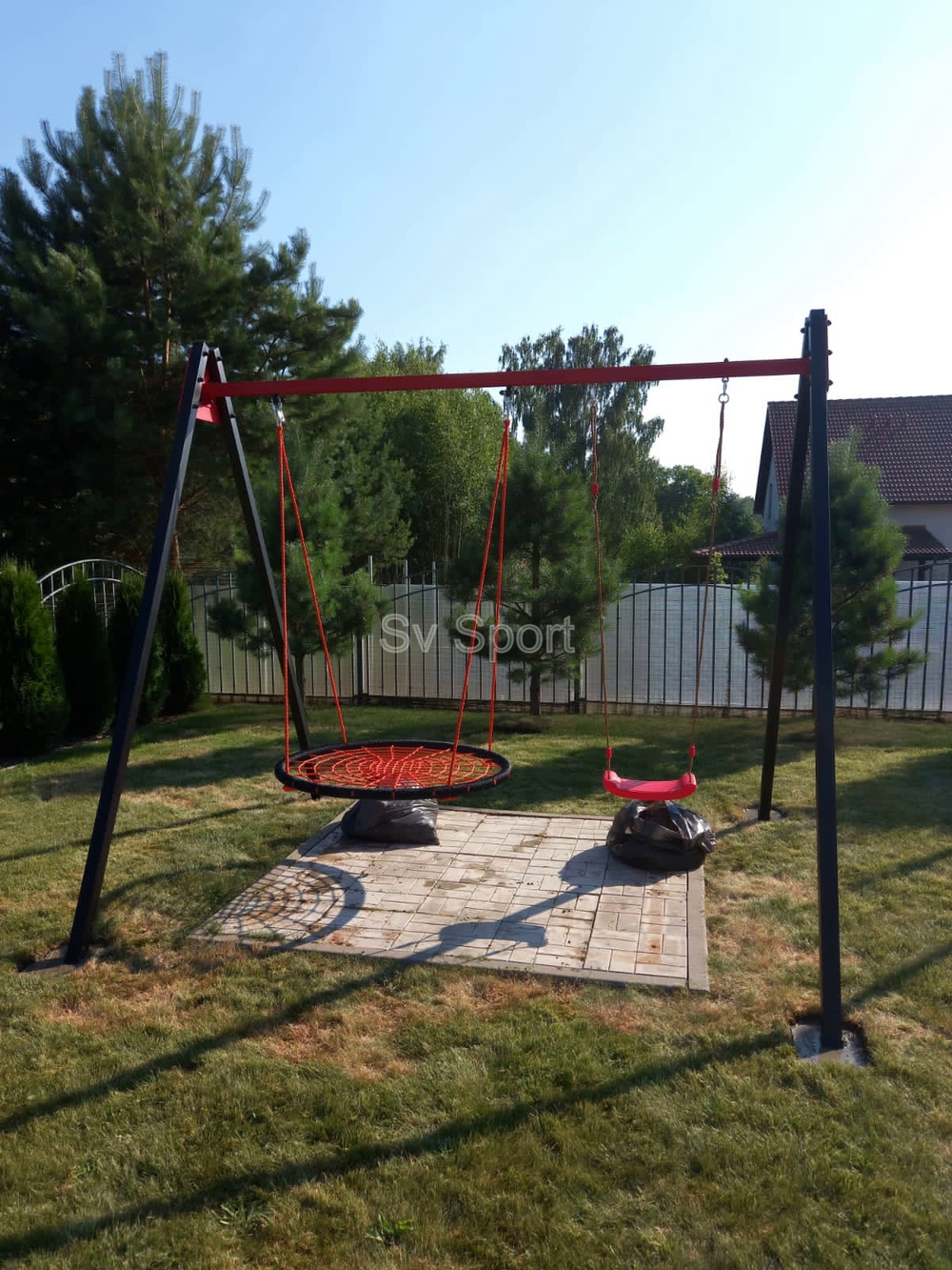 Монтаж уличных качелей Sv Sport