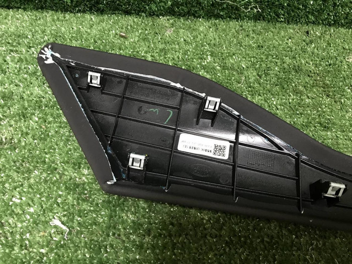 Накладка салона левая LR Discovery Sport (19-нв)