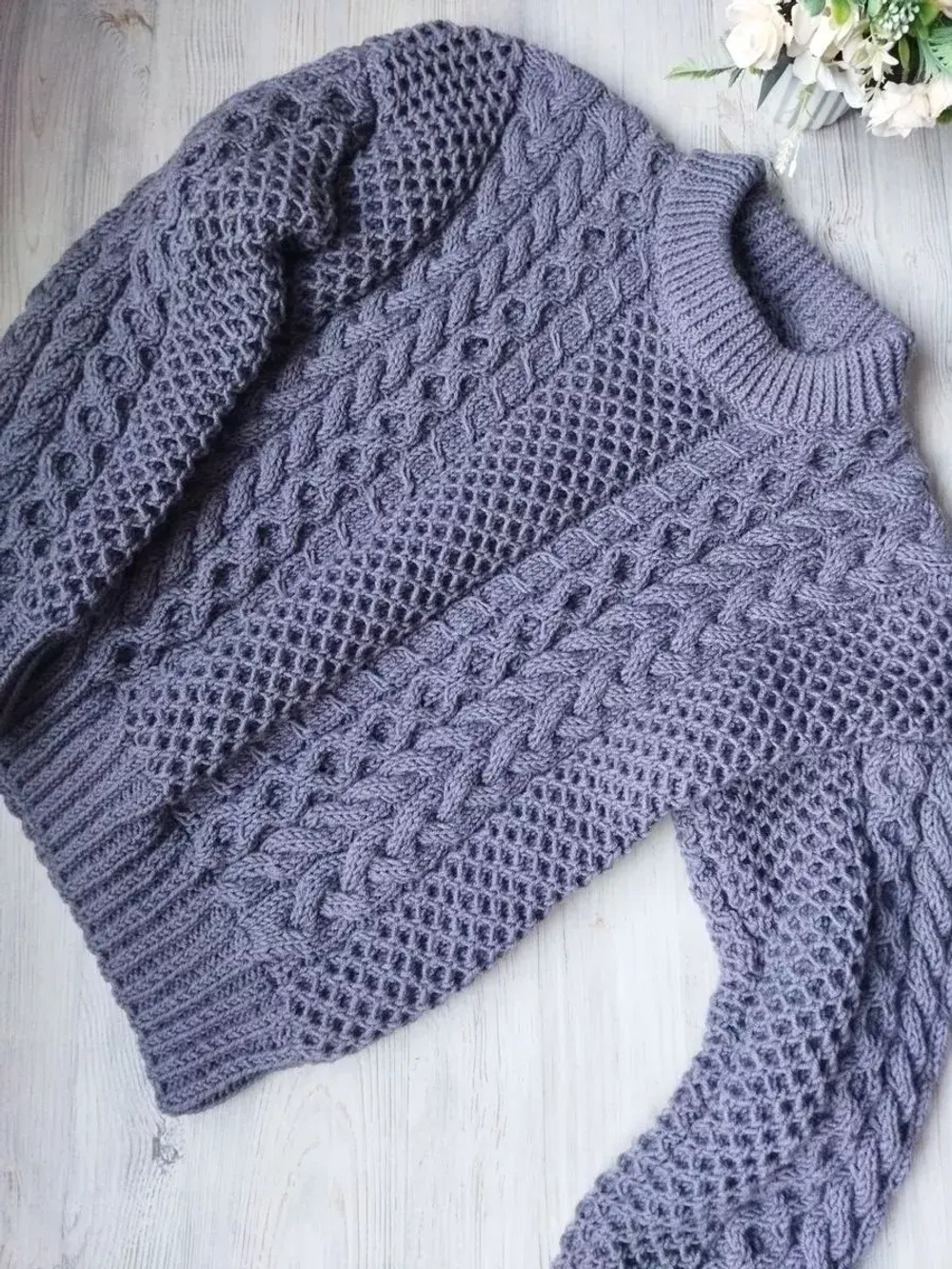 Мужской свитер ручной работы