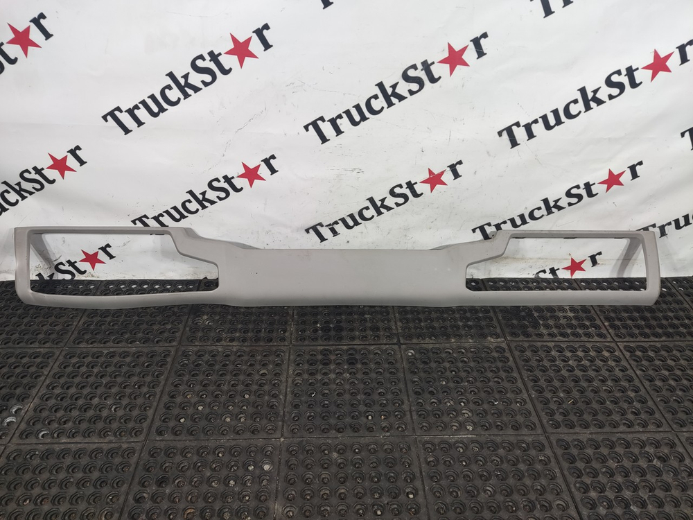 Накладка верхнего вещевого отделения 2020г.