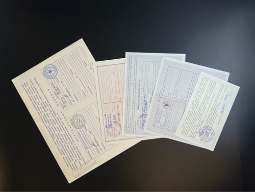 Комплект и 5 разных акций 1993 - 1994 года по 10000 рублей