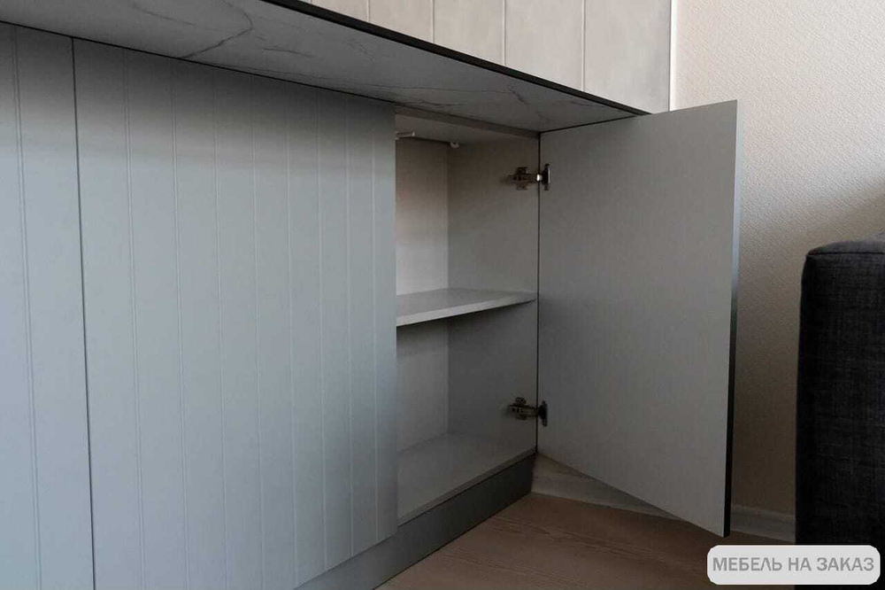 Кухня в студию с барной стойкой