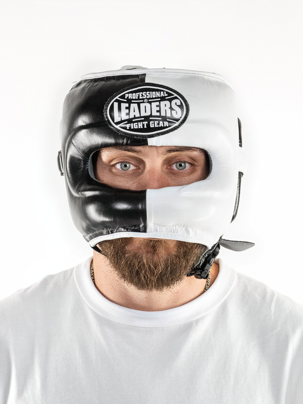 Шлем боксерский LEADERS LS с бамперной защитой BK/WH 1/2