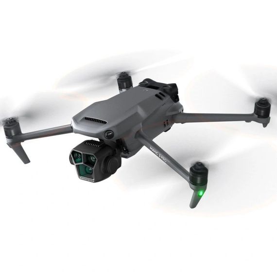 Квадрокоптер DJI Mavic 3 Pro Fly More Combo (DJI RC)