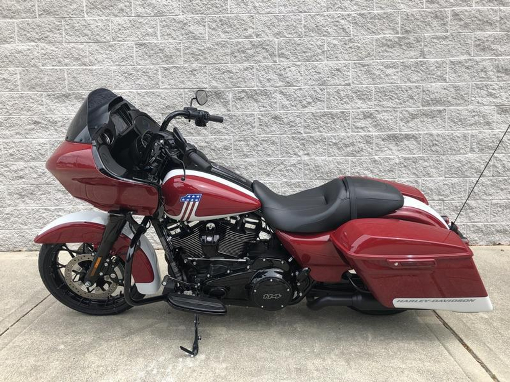 Road Glide Special 114 (2020) Billiard Red/Stone Washed White
