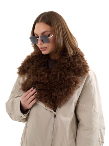 Бежевая парка-косуха с меховым воротником