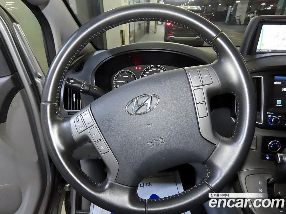 Hyundai The New Grand Starex Van 3-х местный (03.2021)