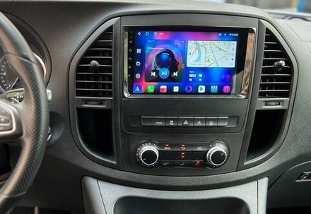 Магнитола для Mercedes-Benz  Viano/Vito W639,  Vito W447,  A класс  W169,  B класс W245,  Sprinter W906, VW Crafter - FarCar 068M монитор 9" QLED на Android 13, 8 ядер (TS18), CarPlay, 4G SIM-слот