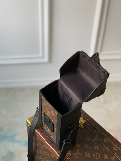Louis Vuitton Vertical Trunk Wearable Wallet