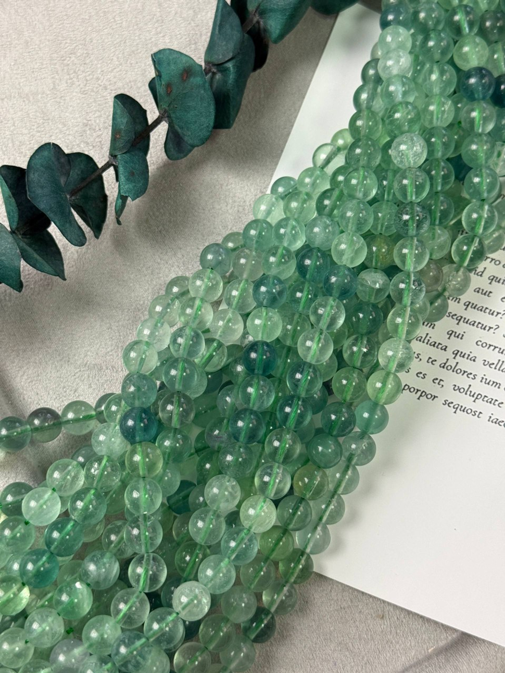 Натуральный халцедон 8 мм, нить 39 см