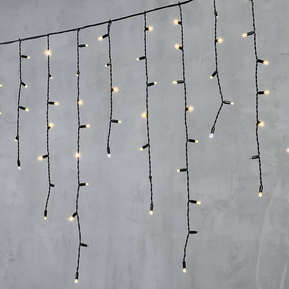 Светодиодная бахрома с колпачком 3,2*0,9 м., 180 теплых белых LED ламп, мерцание, черный провод ПВХ, IP65, LTC (PIL180BLWCAP-11-2WW)