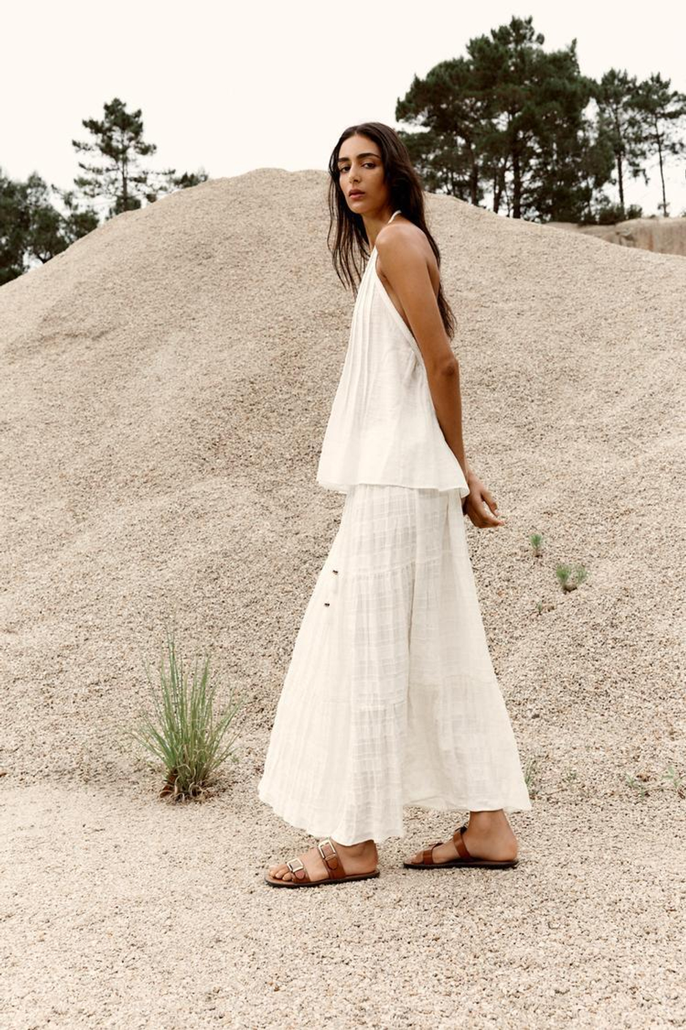 ZARA ТОП С ГОРЛОВИНОЙ ХАЛТЕР И ОТКРЫТОЙ СПИНОЙ, СВЕТЛО-БЕЖЕВЫЙ