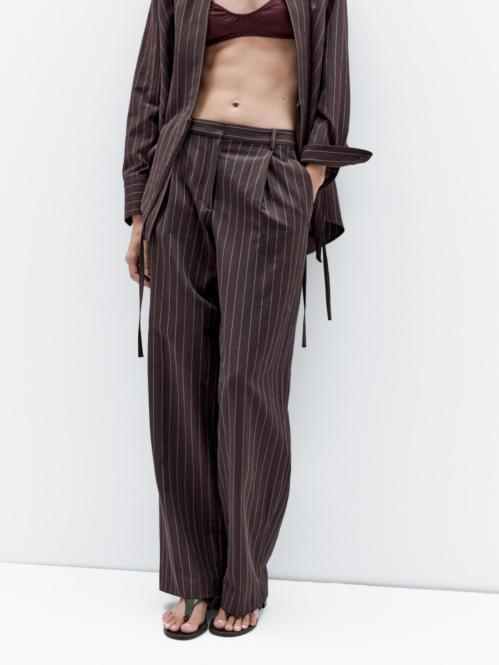 Massimo Dutti Брюки в тонкую полоску с вытачками, бордовый