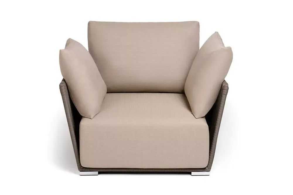 "Форли" кресло плетеное из роупа, каркас алюминий светло-серый (RAL7035) муар, роуп серо-коричневый 23мм, ткань Mossle бежевая