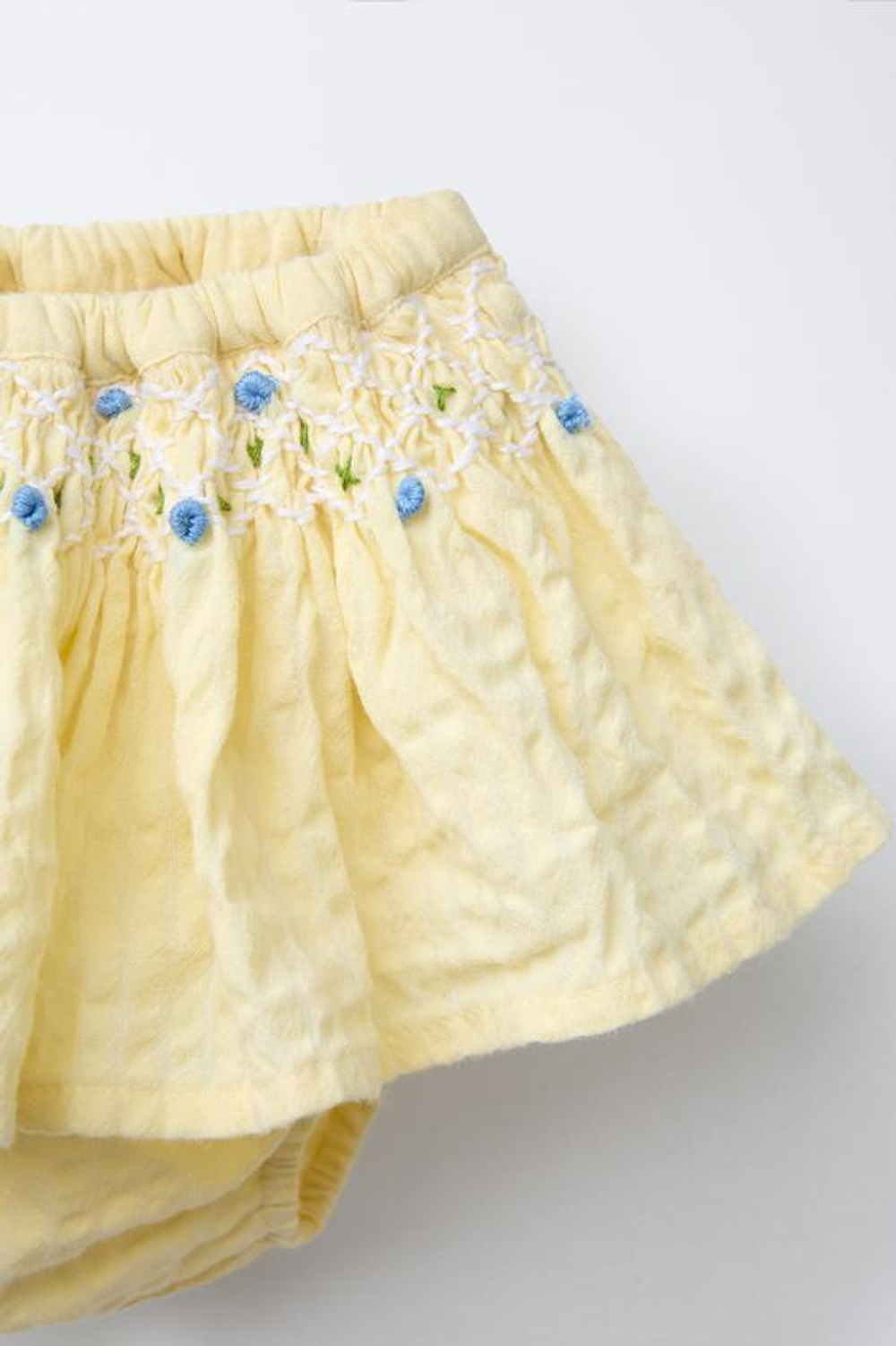 ZARA ТРУСЫ С ВЫШИВКОЙ И ВОЛАНОМ, ВАНИЛЬНЫЙ