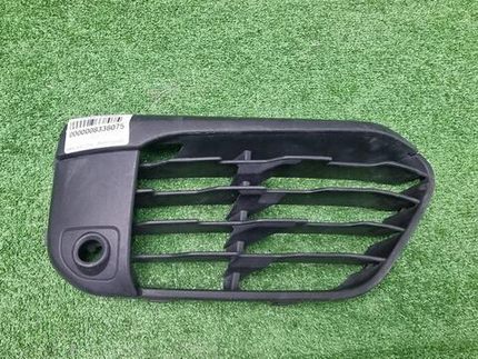 Решетка переднего бампера правая BMW X1 F48 15-19