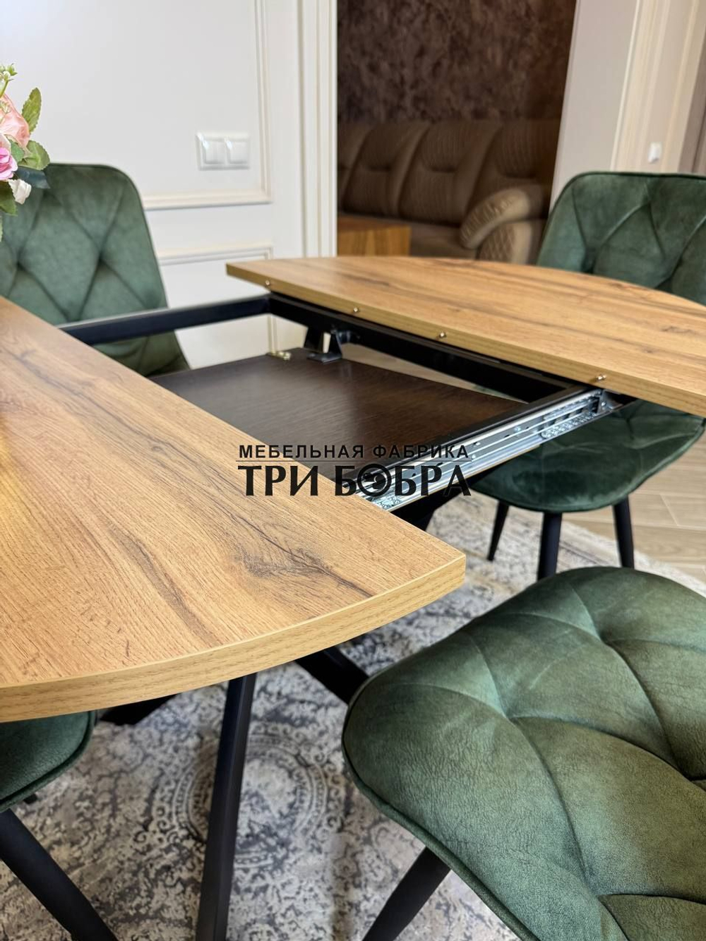 Круглый раздвижной стол "Лофт", дуб вотан и стулья "Ральф" оливковый