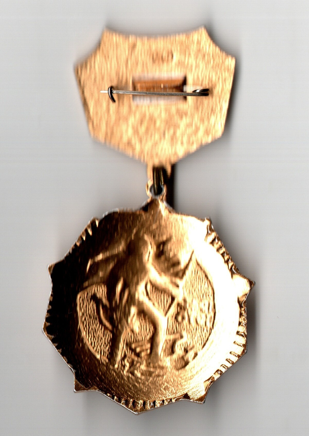 Знак нагрудный "25 лет Победы в войне 1941-1945 гг." алюминий, эмаль, Щербинский завод, СССР, 1970 г.